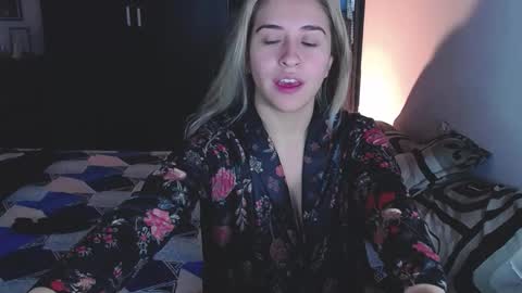 Snapshot of saradiazxxx chatting on 02.24.26 saradiazxxx online show from 02.24.26