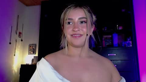 Snapshot of saradiazxxx chatting on 03.16.26 saradiazxxx online show from 03.16.26