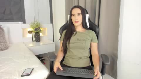  Sara Gomez  online show from 10.03.25