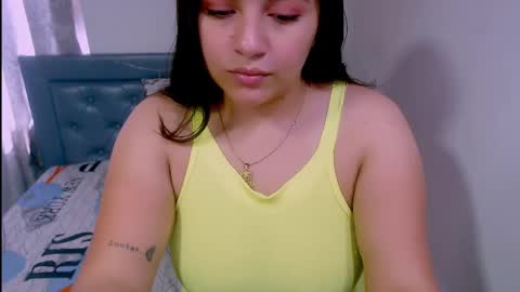 Snapshot of sarah_acero chatting on 09.18.25 sarah online show from 09.18.25