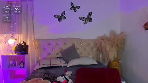 Snapshot of sarah_bali chatting on 12.04.25 Sarah Valkiria IG Sar lanister online show from 12.04.25