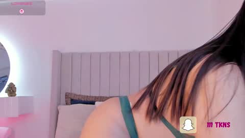 Snapshot of sarah_bonneth chatting on 10.05.25 Sarah Bonneth online show from 10.05.25