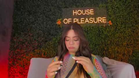 Snapshot of sarah_bonneth chatting on 02.27.26 Sarah Bonneth online show from 02.27.26