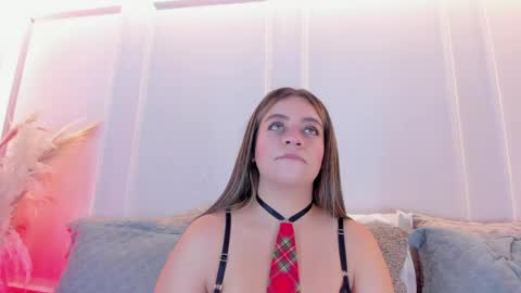 Snapshot of sarah_bonneth chatting on 06.09.26 Sarah Bonneth online show from 06.09.26