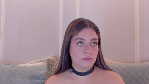 Snapshot of sarah_bonneth chatting on 07.27.26 Sarah Bonneth online show from 07.27.26