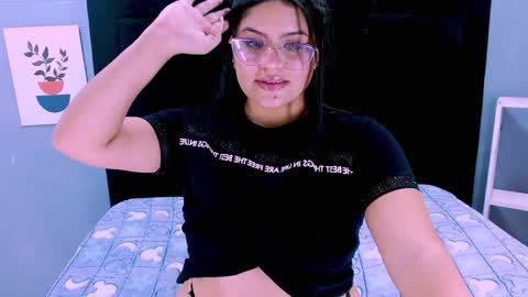 Snapshot of sarah_cream chatting on 01.10.25 Sarah online show from 01.10.25