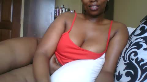 Snapshot of sarah_haggai chatting on 07.17.26 sarah_haggai online show from 07.17.26