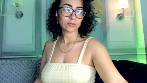 Snapshot of sarah_sluty chatting on 06.20.26 Sarah online show from 06.20.26