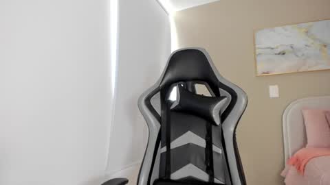 Snapshot of sarah_vegaa chatting on 12.09.24 sarahI miss you guys online show from 12.09.24