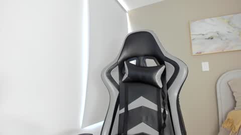 Snapshot of sarah_vegaa chatting on 12.27.24 sarahI miss you guys online show from 12.27.24