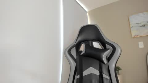 Snapshot of sarah_vegaa chatting on 01.07.25 sarahI miss you guys online show from 01.07.25