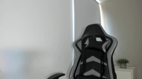 Snapshot of sarah_vegaa chatting on 02.25.25 sarahI miss you guys online show from 02.25.25