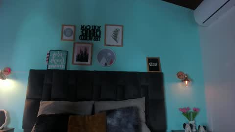 Sarah Evans online show from 02.25.25