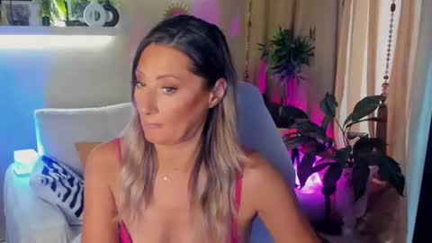 Divine Sarah NONUDE model online show from 06.17.26