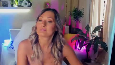 Divine Sarah NONUDE model online show from 06.19.26