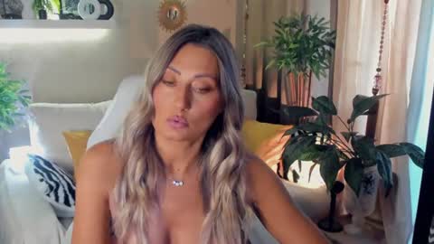 Divine Sarah NONUDE model online show from 07.24.26