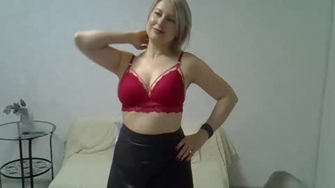 Snapshot of sarahphelps chatting on 11.03.25 sarahphelps online show from 11.03.25