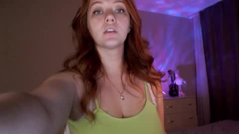 Snapshot of sarahsweetie_ chatting on 12.24.24 Sarah online show from 12.24.24