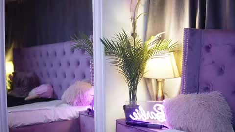 Snapshot of saraiangel chatting on 05.19.26 Sarai online show from 05.19.26