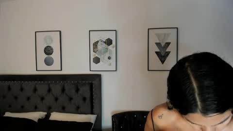 Snapshot of sarakush chatting on 04.15.26 Sara online show from 04.15.26