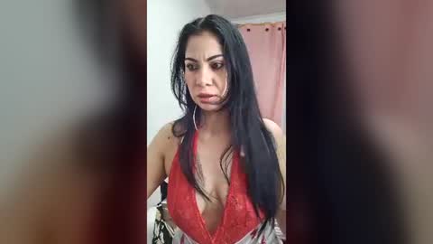 Snapshot of saralunabella02 chatting on 06.21.26 sara luna online show from 06.21.26