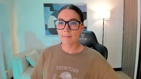 Snapshot of saraparkerx chatting on 06.25.26 I am Sara online show from 06.25.26