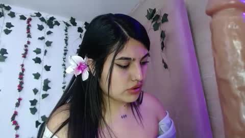 sarastonesx online show from 04.30.26