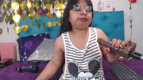 Sara Wills online show from 01.31.25