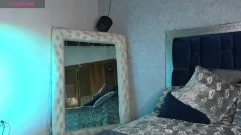 Sara W online show from 01.12.25