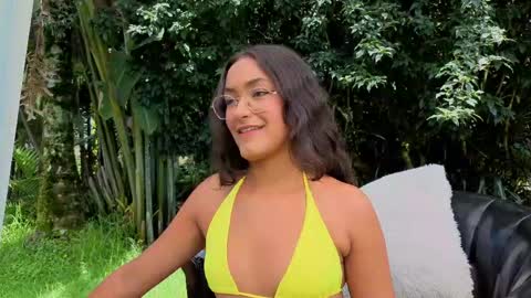 sarazuletaa online show from 04.22.26