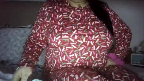 Snapshot of saretta46 chatting on 12.04.25 Sara online show from 12.04.25