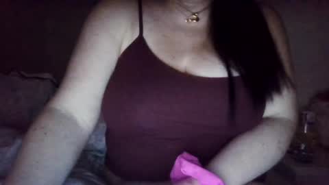 Snapshot of saretta46 chatting on 12.15.25 Sara online show from 12.15.25