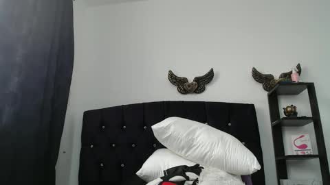 Snapshot of sarita_multisquirt chatting on 04.05.26 Sara online show from 04.05.26