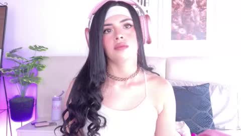 Snapshot of saritabratz chatting on 02.18.26 Sara online show from 02.18.26