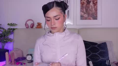 Snapshot of saritabratz chatting on 02.26.26 Sara online show from 02.26.26