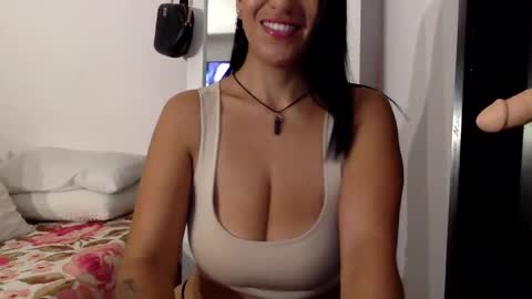 Snapshot of saritah_r chatting on 01.30.25 saritha online show from 01.30.25