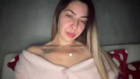 Sarrah online show from 11.21.25