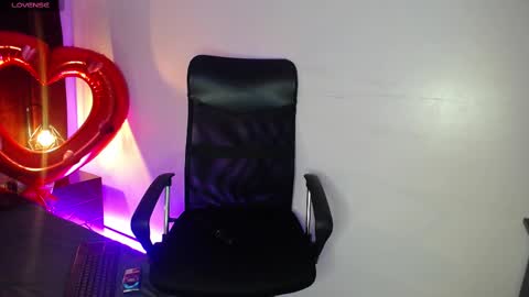 Sasha Brattz online show from 02.15.25