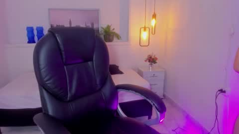 Snapshot of sasha_kendrick chatting on 12.04.24 Sasha online show from 12.04.24