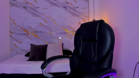 Snapshot of sasha_kendrick chatting on 02.01.25 Sasha online show from 02.01.25