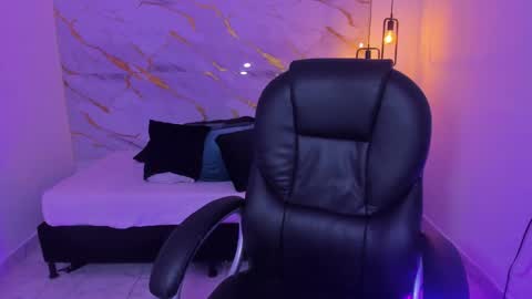 Snapshot of sasha_kendrick chatting on 02.04.25 Sasha online show from 02.04.25