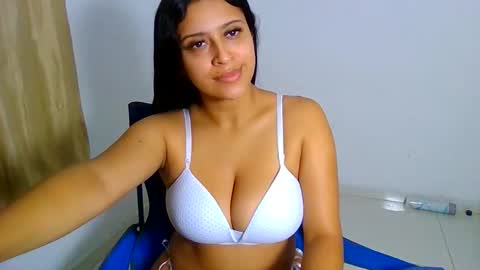 Snapshot of sasha_rose23 chatting on 12.16.25 Camila online show from 12.16.25