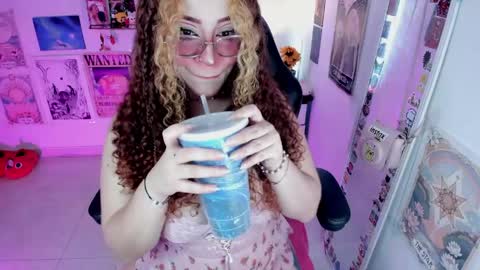 Snapshot of sashaa_love chatting on 06.05.26 Tattie online show from 06.05.26