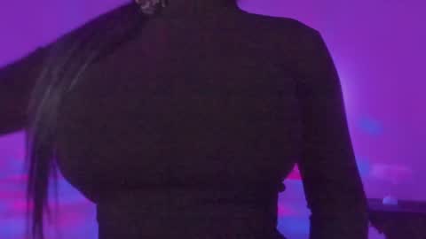 Snapshot of sashachase chatting on 12.29.24   Sasha   online show from 12.29.24