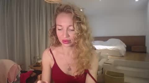 Snapshot of sashasweetsasha chatting on 12.03.25 Sasha online show from 12.03.25