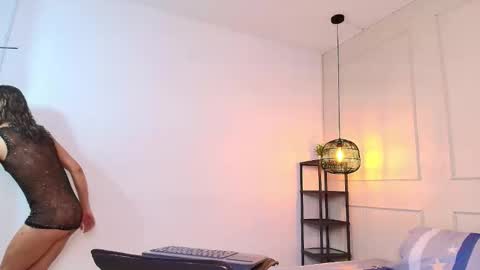 Snapshot of sashavellor chatting on 12.20.25 Sashavellor online show from 12.20.25