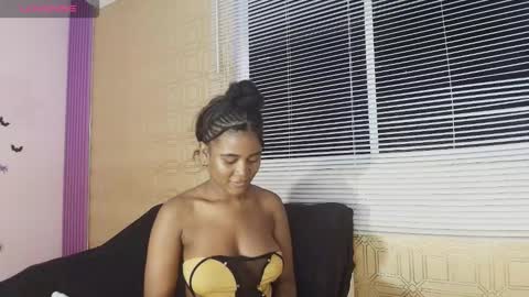 SashhaLux22 online show from 11.10.25