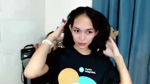 Snapshot of sashifoxdoll_ chatting on 10.30.25 Sashi online show from 10.30.25