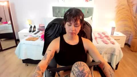 saskia_vellour online show from 03.11.26