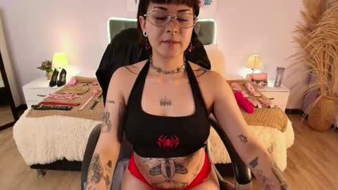 Snapshot of saskia_vellour chatting on 05.14.26 saskia_vellour online show from 05.14.26